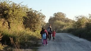 Niños caminando a la escuela. (Imagen Ilustrativa)