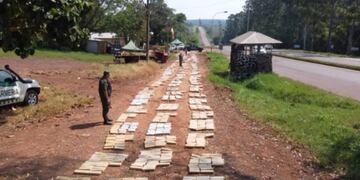 Tarumá: abandonan millonario cargamento de marihuana.