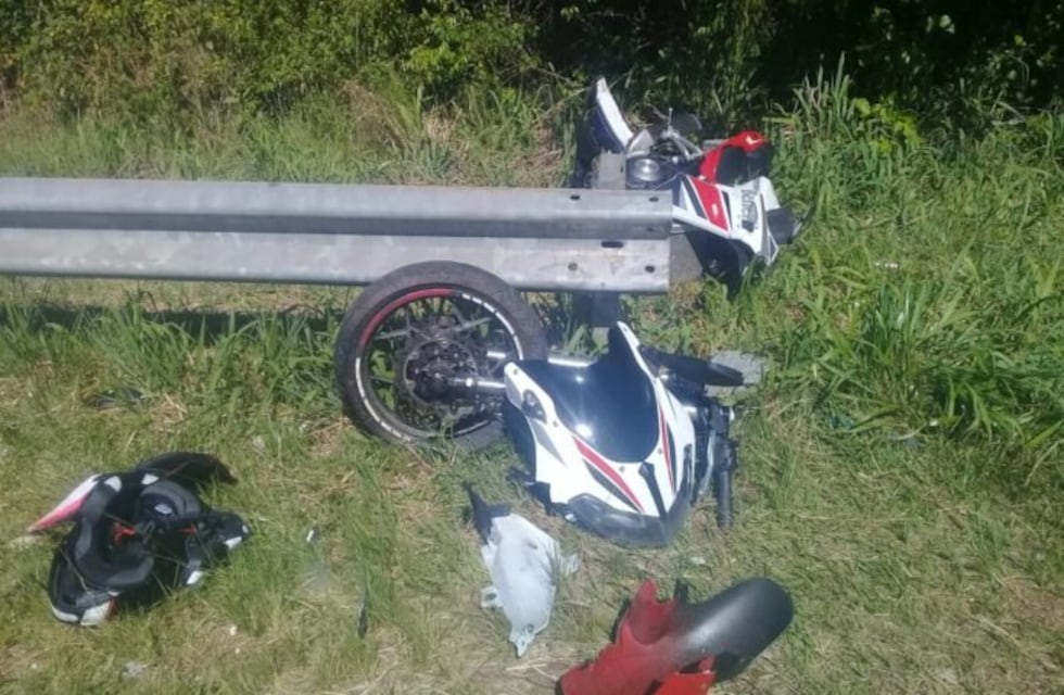 Colonia Aurora: Motociclista grave tras chocar con un camión