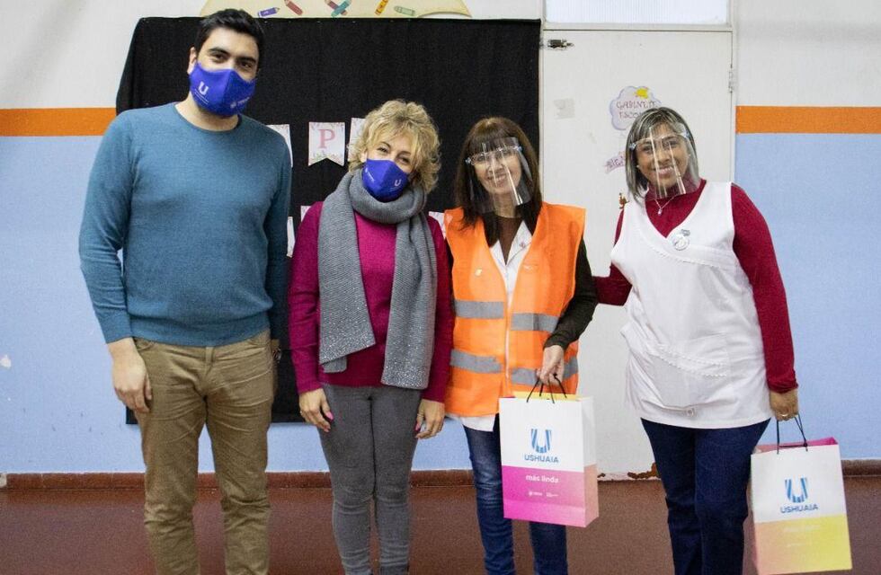 La Municipalidad entregó material didáctico a la Escuela N° 34