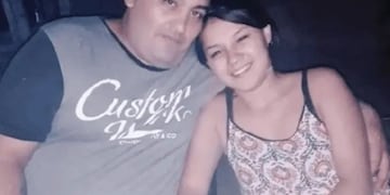 Armando Baquel junto a su pareja Johana Ramírez, quien perdió la vida luego de complicarse su salud tras dar a luz.
