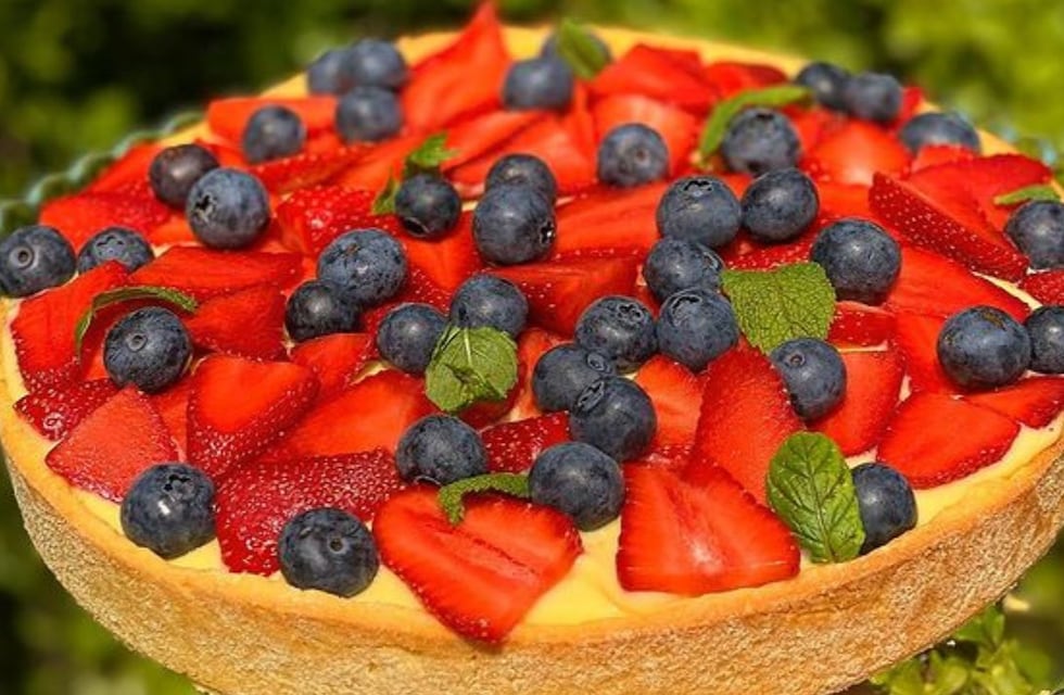 La tarta de frutilla y arándanos de Camila Homs “para después del asado” del domingo