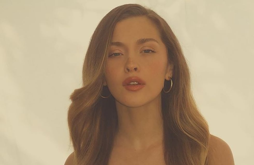 Con un mini vestido negro ultra ajustado, Minerva Casero se llevó todos los piropos