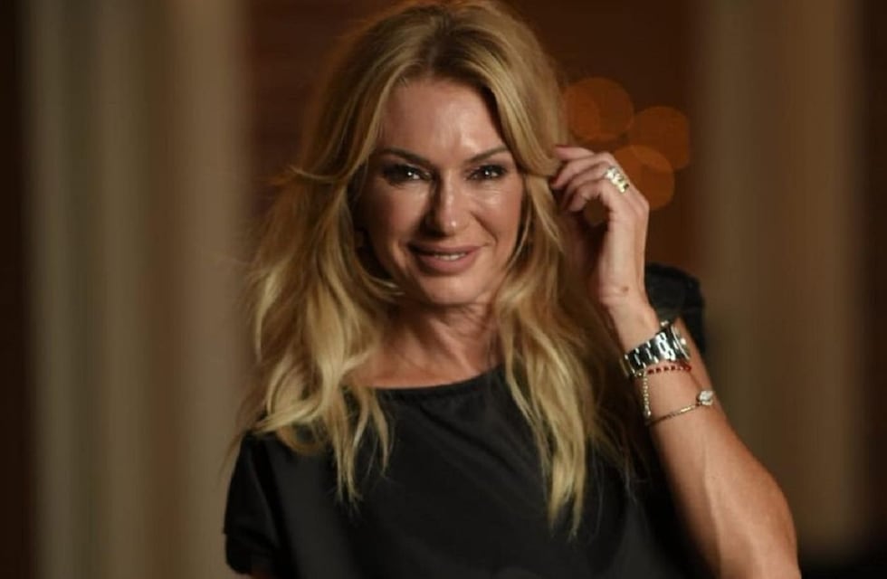 Yanina Latorre posó con un body de aberturas y transparencias que sorprendió a todos