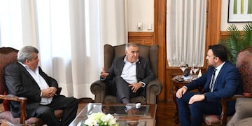Analizó el gobernador con el intendente del lugar Francisco Serra(h)