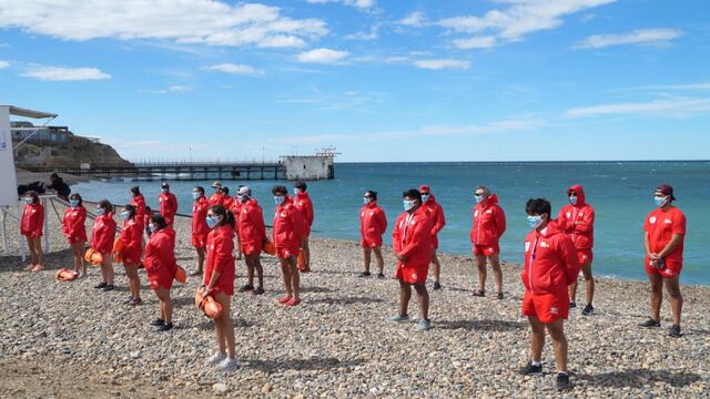 Se presentó el cuerpo de guardavidas y se hizo la entrega de indumentaria