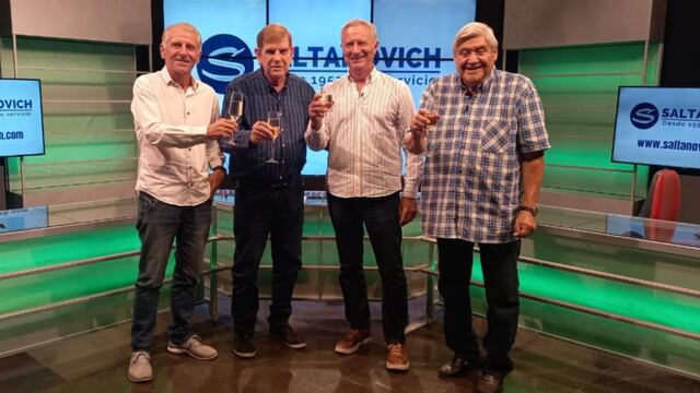 De izquierda a derecha: Tato Grande; José Luis "Colorado" Marchini; 
José Aiassa, director de Canal Showsport; y Juan Ricardo Rodríguez Brizuela.