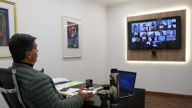 El gobernador mencionó que la población objetivo alcanza a 840 mil personas.