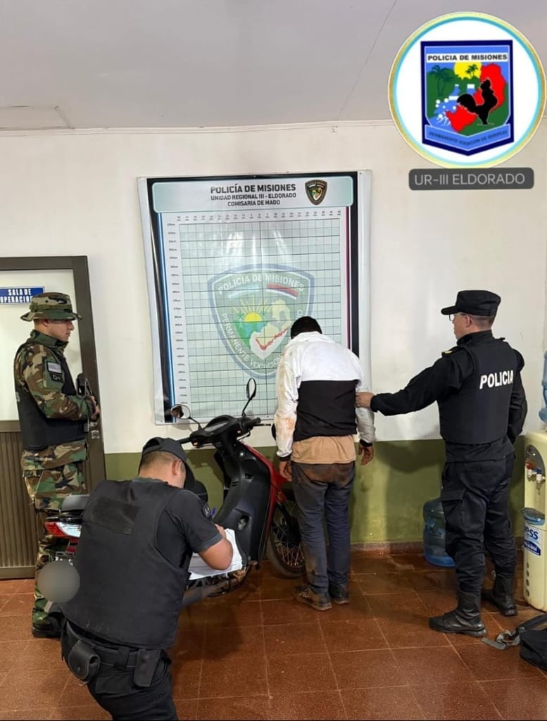 Recuperan motocicletas robadas y detienen a dos jóvenes en Eldorado y Mado.