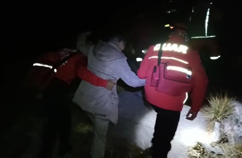Video: así rescataron a una pareja de turistas que se había extraviado en el cerro Champaquí