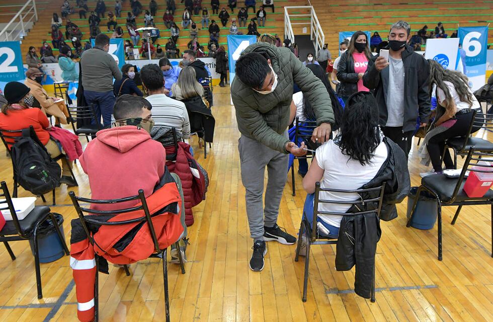 Vacuna covid-19 Mendoza: abrieron las inscripciones para mayores de 18 años