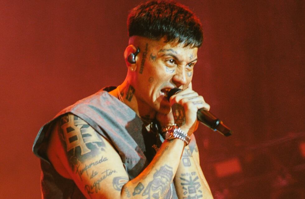 Duki salió lesionado del Santiago Bernabéu: así terminó el show histórico ante 65 mil personas