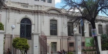 Repudiaron los dichos discriminatorios de los directos de la Escuela Secundaria “Hipólito Yrigoyen”.