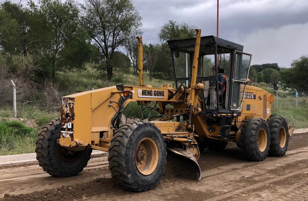 El Municipio continúa con los trabajos de arreglos en las calles de tierra de distintos puntos de Carlos Paz