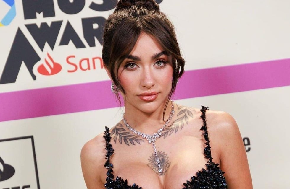 El mal momento que pasó María Becerra durante su show en España: ¿desafinó o falló el sonido?