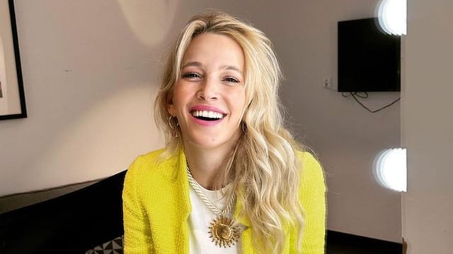 Como en los 90: el look canchero que eligió Luisana Lopilato para pasear