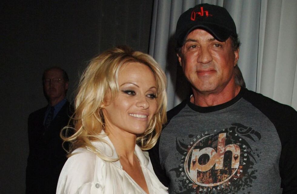 El provocativo y millonario acuerdo que Sylvester Stallone le habría ofrecido a Pamela Anderson