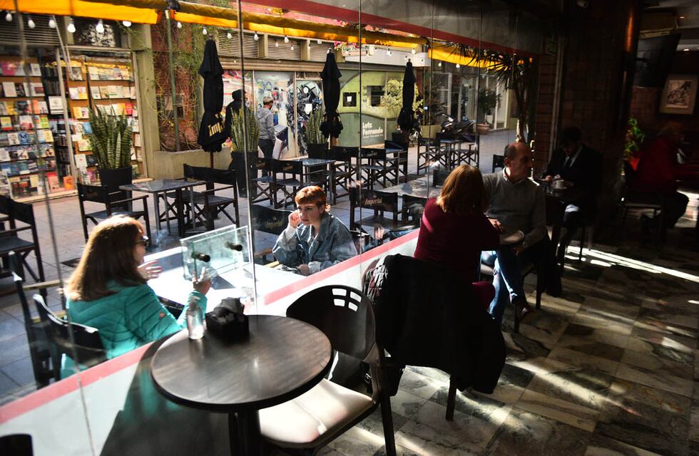 Restricciones en Córdoba: amplían aforo y horario para locales gastronómicos