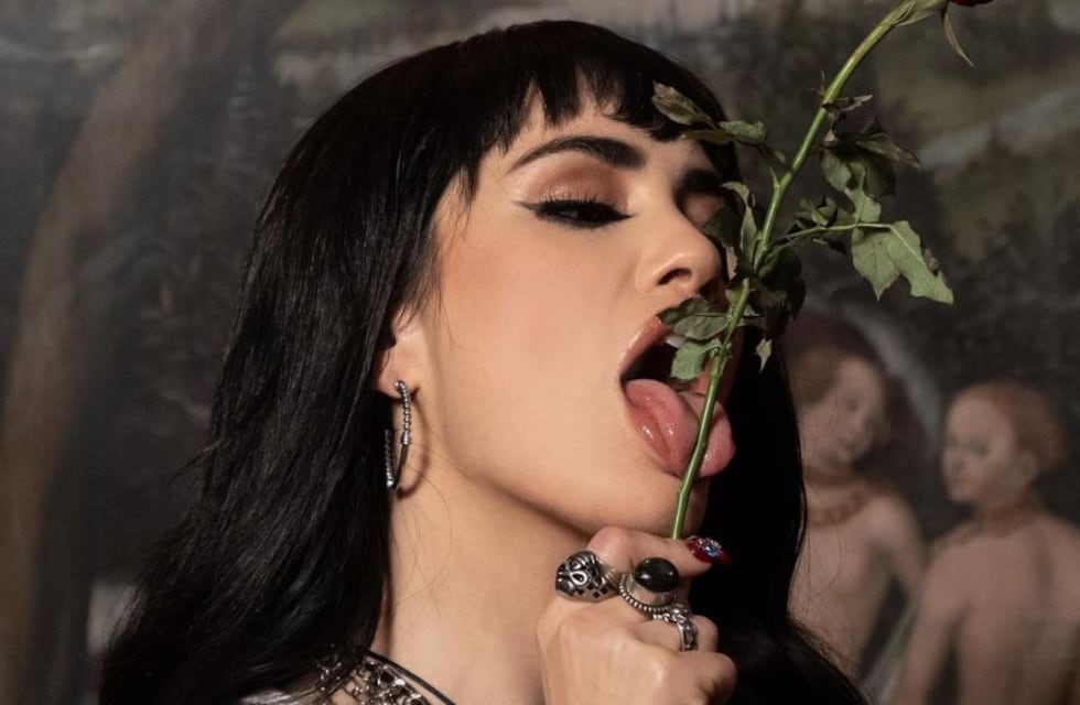 Lali Espósito encendió el escenario de sensualidad con su look