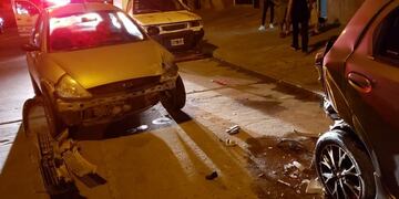 Una mujer chocó y salió corriendo