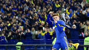 Valentín Barco celebra su gol en la victoria de Boca ante Newell's