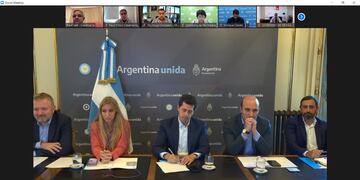 Exportación: Catamarca envió el primer camión con productos enlatados con destino a Chile