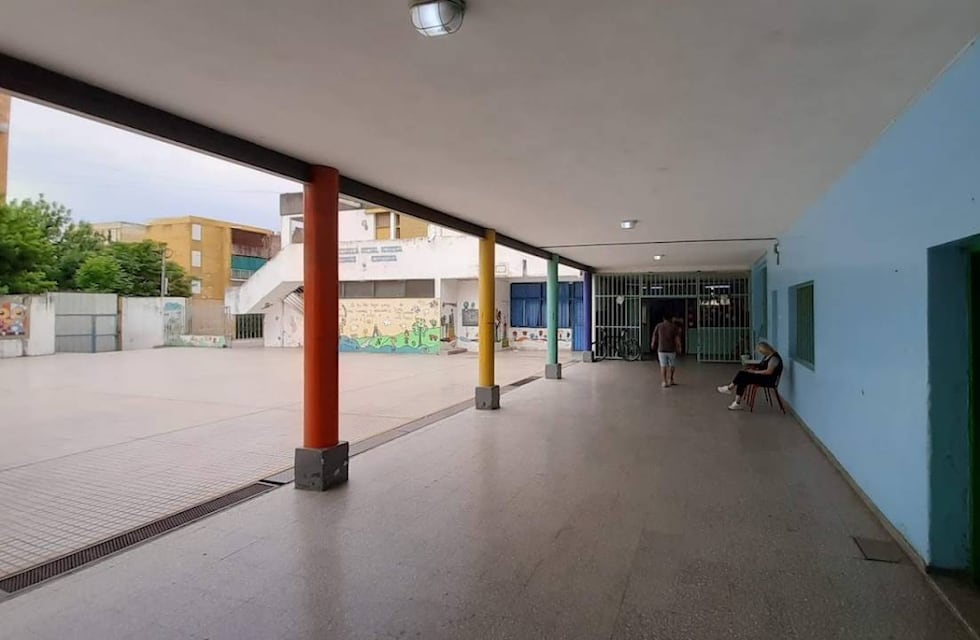 “Clases o tiros”: denuncian amenazas en la puerta de una escuela de Rosario