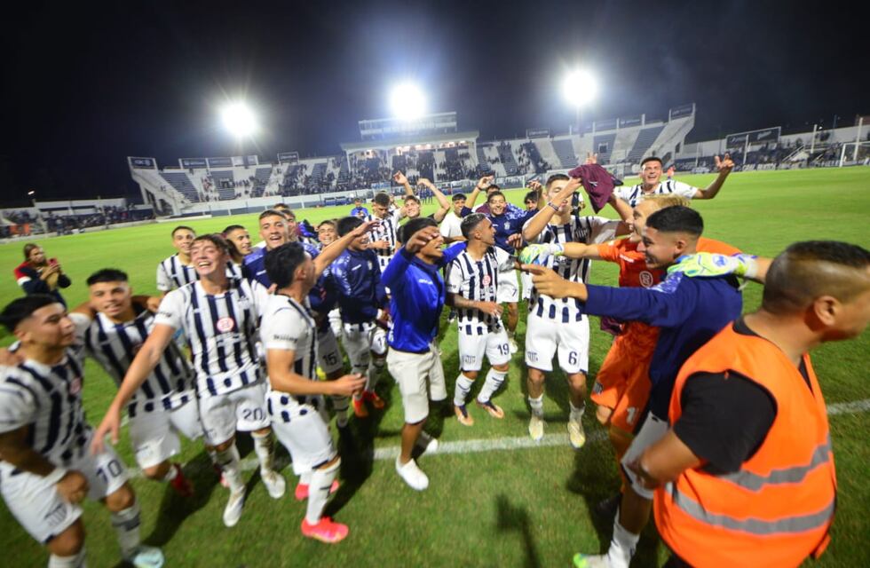 Talleres goleó a Instituto por el torneo de Reserva, en una Boutique colmada