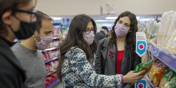 Paula Español y otros funcionarios de la secretaría de Comercio.