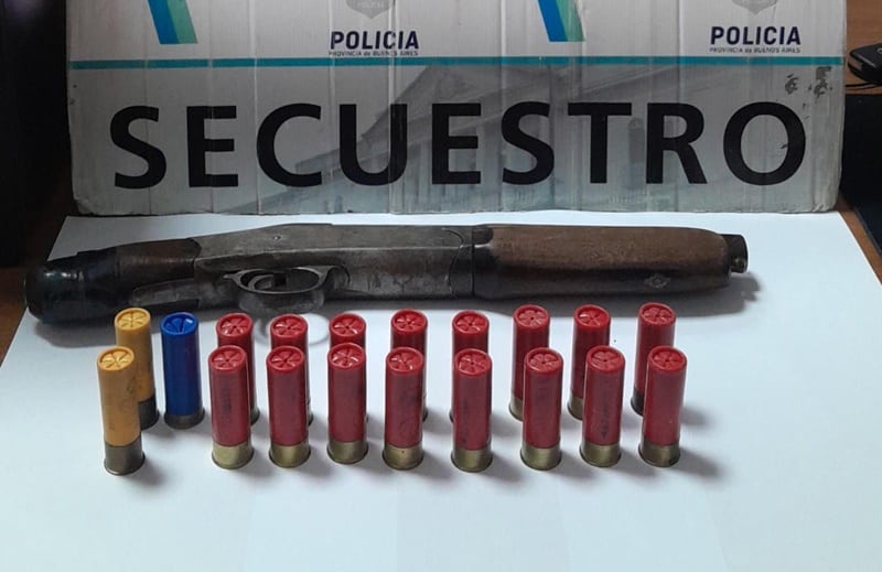 Secuestran arma y municiones tras una Orden de Registro Domiciliario por una causa por Daño y Desobediencia