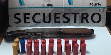Secuestran arma y municiones tras una Orden de Registro Domiciliario por una causa por Daño y Desobediencia