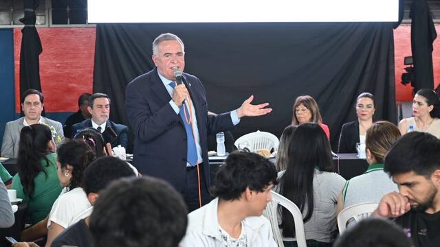 Encuentro con representantes de 171 establecimientos educativos provinciales