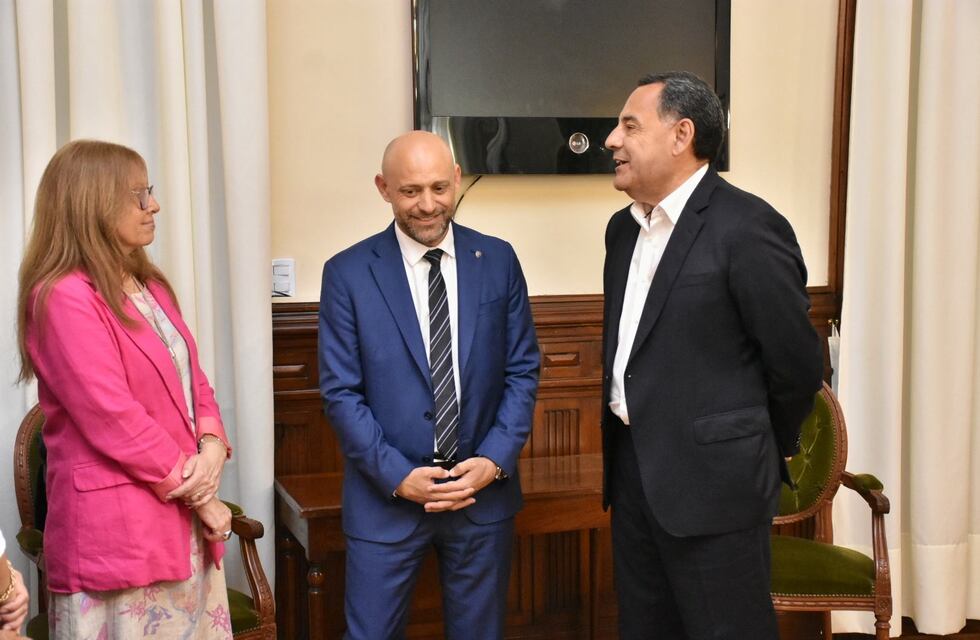 Amado: Tucumán en los puertos de Rosario y Santa Fe