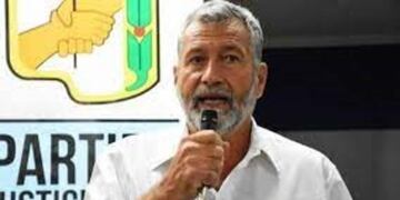 El legislador del PJ correntino pasaría a sala común en las próximas horas. No hay detenidos por el ataque que sufrió el pasado jueves.