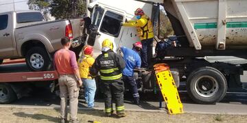 Choque en cadena en avenida La Voz del Interior.