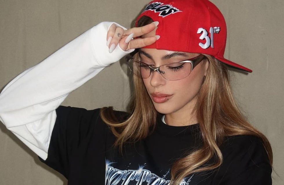 Desde 9.999 pesos: estos son los precios de los productos del merchandising de Tini Stoessel para Futttura