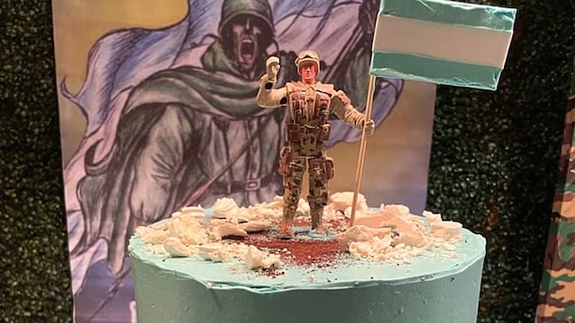 La torta de cumpleaños de Mateo, el pequeño correntino con "corazón malvinero".