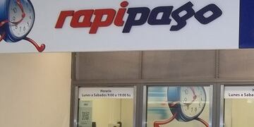 La Policía busca pistas para identificar a los delincuentes y recuperar el dinero.