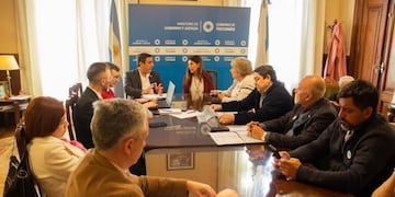 Siguen las negociaciones paritarias entre el Gobierno y el sector de la salud