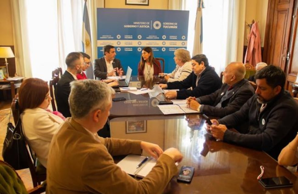 Siguen las negociaciones paritarias entre el Gobierno y el sector de la salud