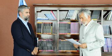 El gobernador de San Luis Alberto Rodríguez Saá junto a su hijo Alberto José Rodríguez Saá.