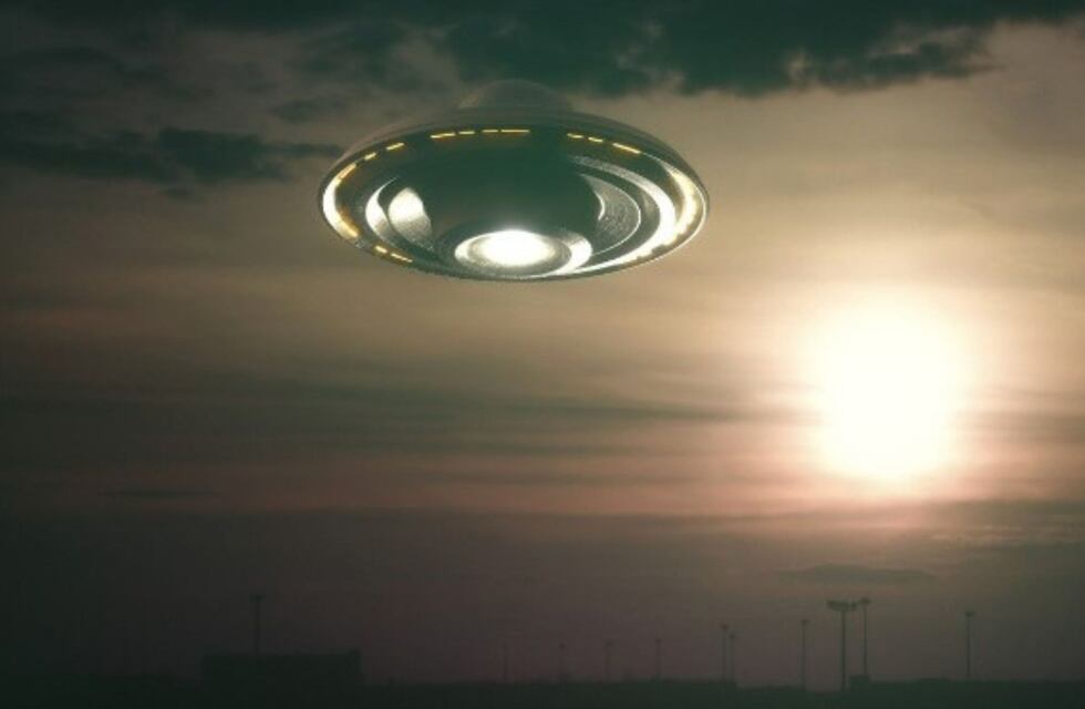 Pilotos de tres aviones de Aerolíneas aseguran que fueron seguidos por dos OVNIS camino a Bariloche