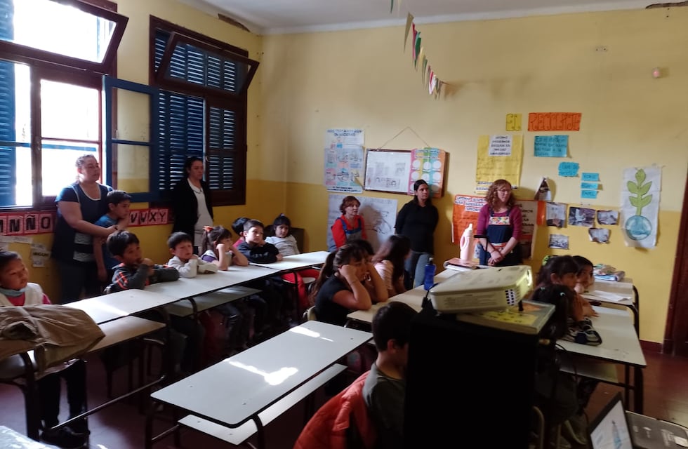 Taller de Compostaje en la Escuela Primaria Nº 21 de Tres Arroyos