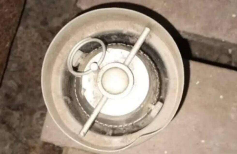 Terror en Mar del Plata: encontraron una granada rusa escondida dentro de un tacho de basura a metros de una escuela