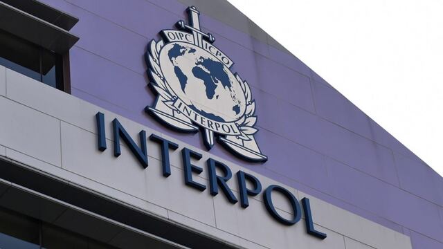 Interpol incautó miles de vacunas falsas contra el coronavirus en Sudáfrica y China