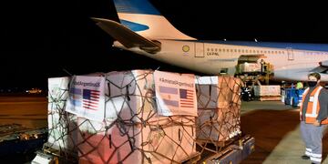 Llegaron 3.500.000 vacunas de Moderna donadas por los Estados Unidos y la Argentina ya recibió más de 36 millones de dosis