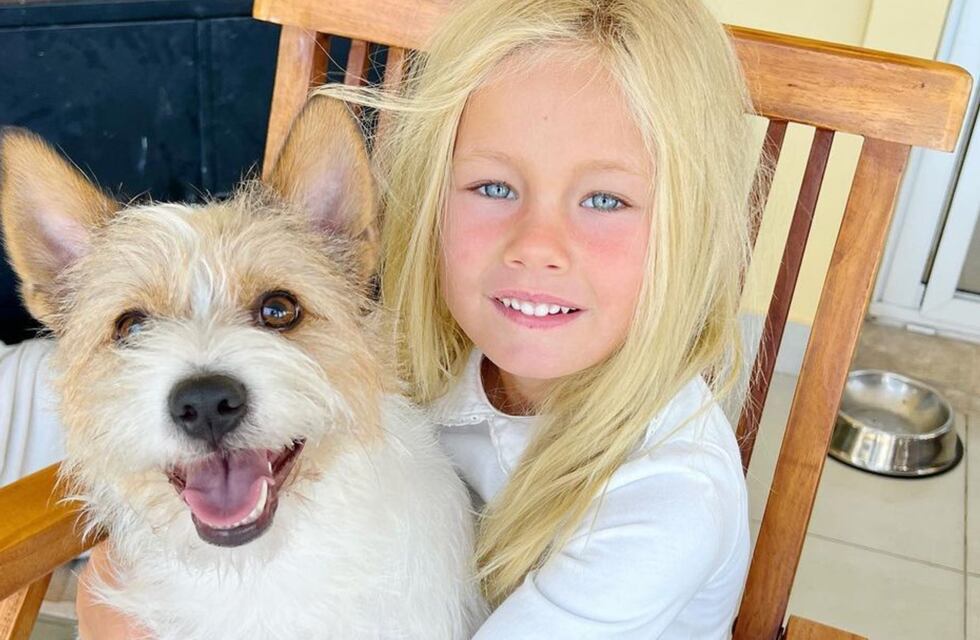 Matilda, la hija de Luciana Salazar, apareció con orejitas de oso y mostró sus primeros regalos del Día de la Niñez