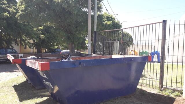 Colocan contenedores para los residuos