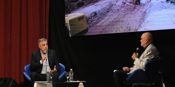 Luis Castellano presentó su libro en el Cine Belgrano