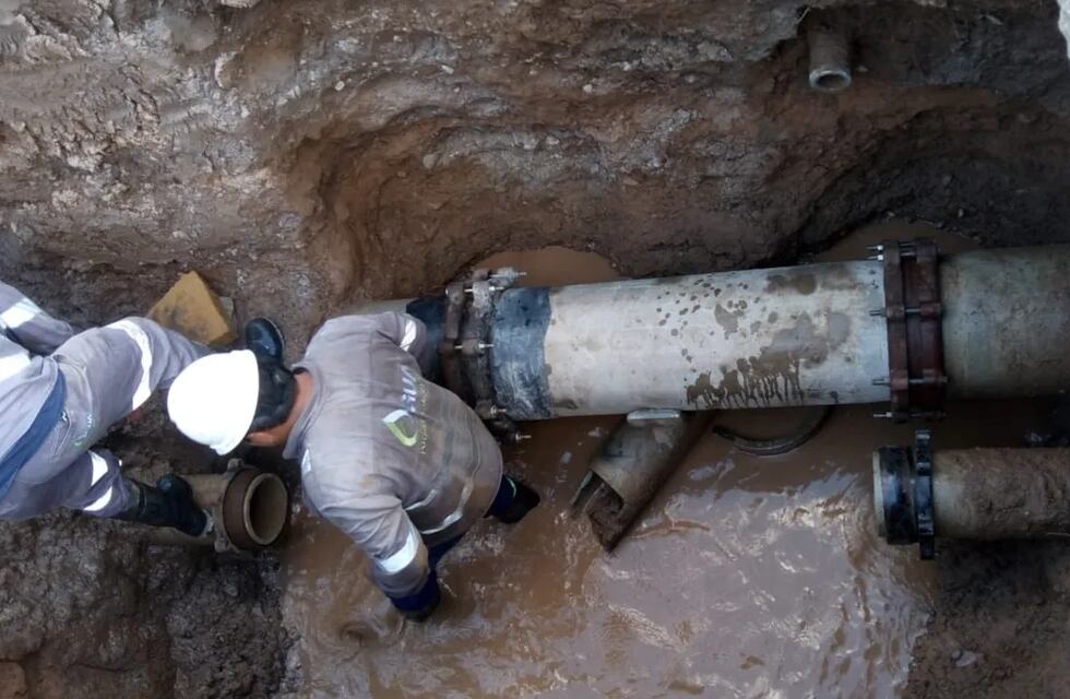 Agua Potable: descubren graves obstrucciones en ductos y cloacas de la ciudad